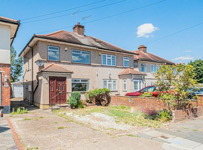 3 Bedroom Semi-Detached House To Rent In Weymouth Road, Hayes, UB4