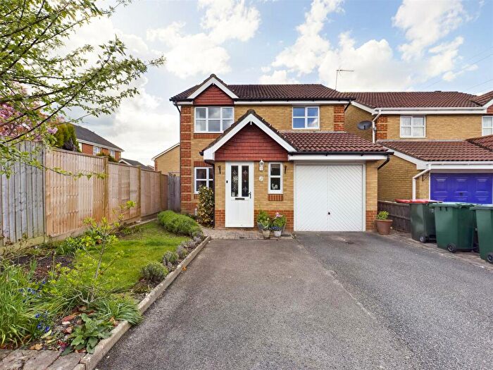 3 Bedroom House To Rent In Carter Road, Maidenbower, Crawley, West Sussex., RH10