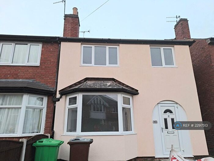 3 Bedroom Semi-Detached House To Rent In Broomhill Road, Nottingham, NG6