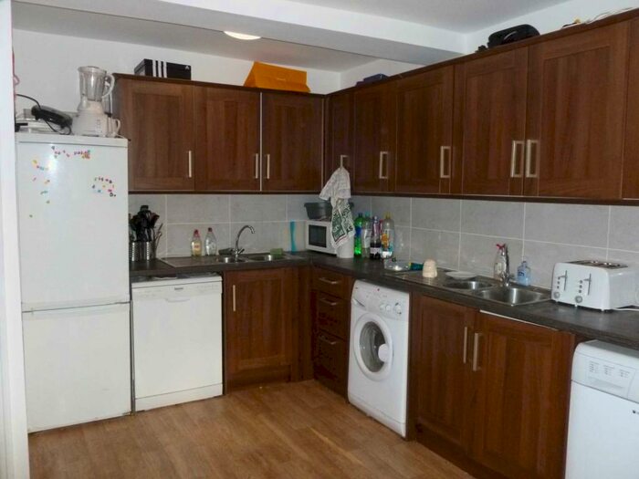 7 Bedroom Flat To Rent In Egerton Road, Fallowfield, M14