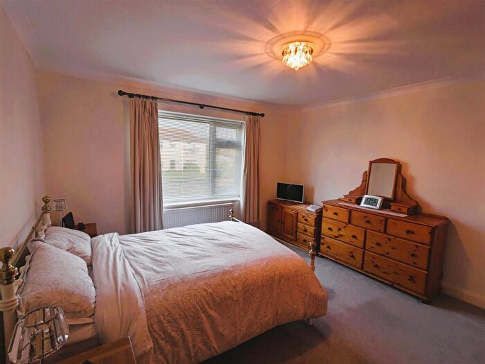 1 Bedroom Flat To Rent In Overlea Avenue, Deganwy, Conwy, LL31