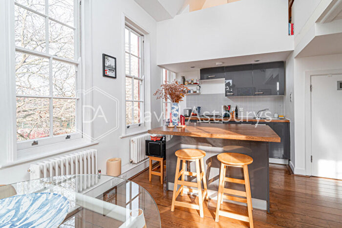 1 Bedroom Flat To Rent In Kingsway Place, Clerkenwell, London, EC1R