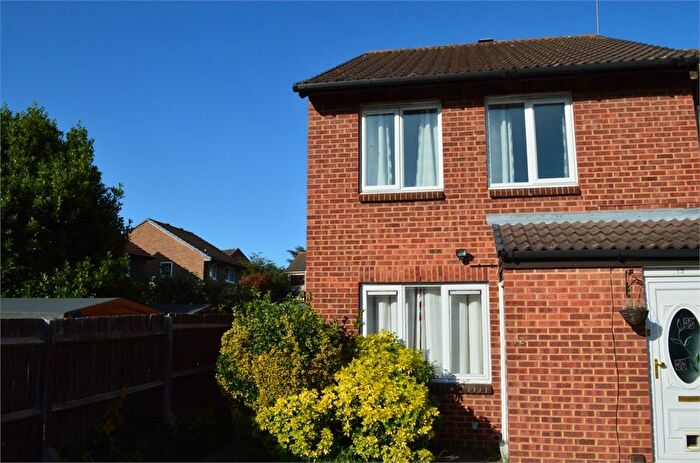 1 Bedroom Maisonette To Rent In Camellia Close, Romford, RM3