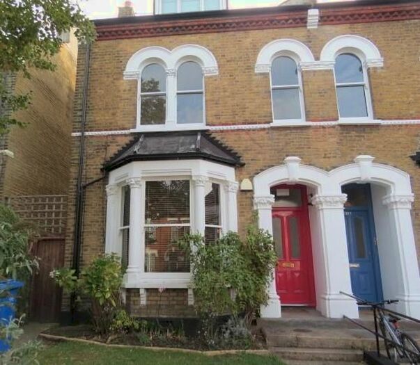 2 Bedroom Flat To Rent In Barry Road, East Dulwich, London, SE22