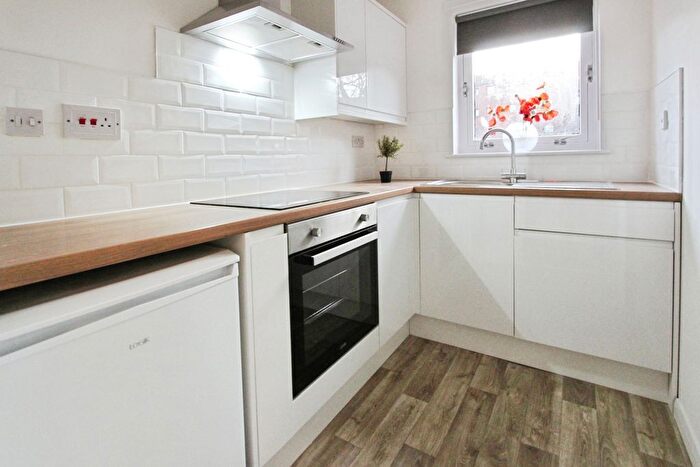 1 Bedroom Flat To Rent In Dundee Terrace, Edinburgh, EH11