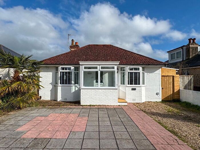 3 Bedroom Bungalow For Sale In Leaze Road, Kingsteignton, Newton Abbot, TQ12