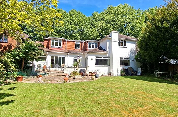 4 Bedroom Detached House For Sale In Frances Avenue, Maidenhead, SL6