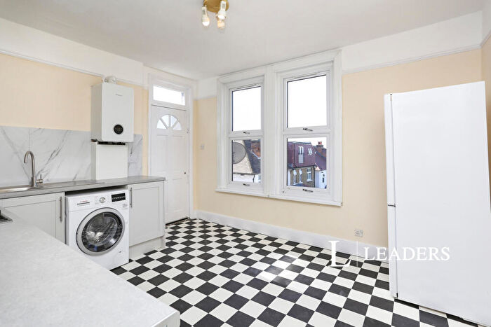 2 Bedroom Flat To Rent In Sydenham Road, London, SE26