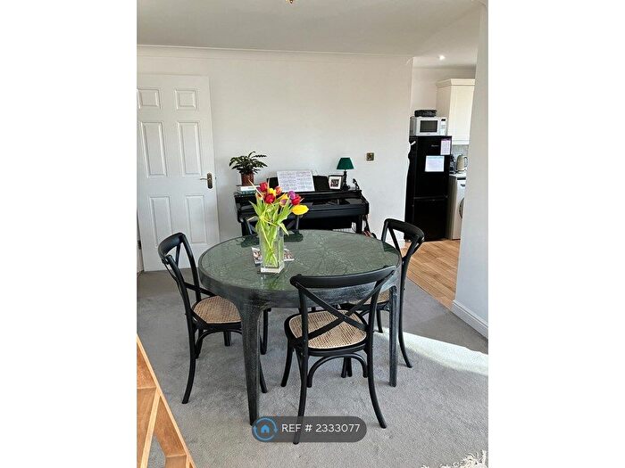 2 Bedroom Flat To Rent In Candle Street, London, E1