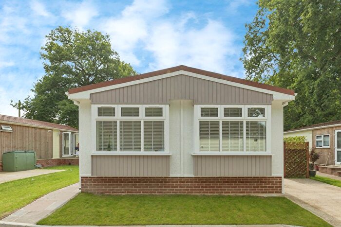 2 Bedroom Bungalow For Sale In Carter Avenue, London Road, West Kingsdown, Sevenoaks, TN15
