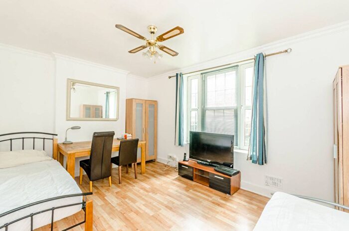 2 Bedroom Flat To Rent In Hargrave Place, Kentish Town, London, N7