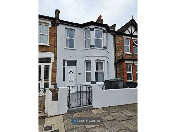 3 Bedroom Terraced House To Rent In Eldon Road, London, N22
