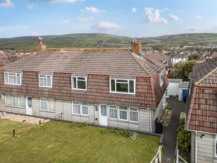 2 Bedroom Apartment For Sale In Quarry Close, Swanage, BH19