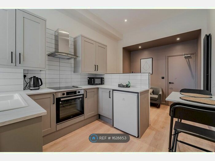 2 Bedroom Semi-Detached House To Rent In Wiverton Road, Nottingham, NG7