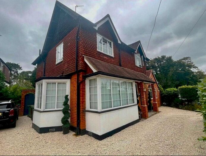 4 Bedroom Detached House For Sale In Elstree Road, Bushey Heath ., WD23