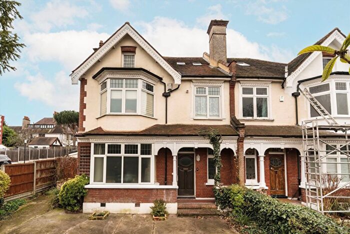 2 Bedroom Flat For Sale In Woodbourne Avenue, Streatham, SW16
