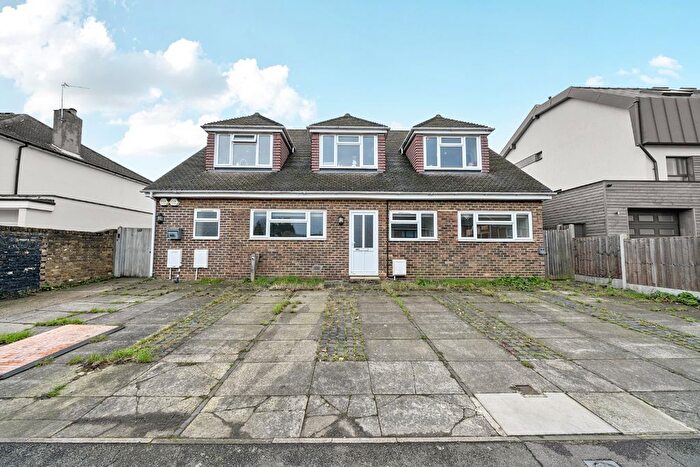 2 Bedroom Detached House For Sale In Granville Road, Sidcup, Kent, DA14