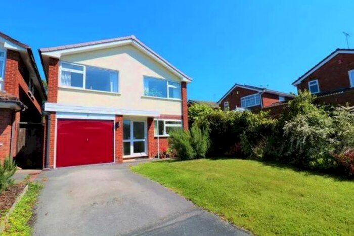 4 Bedroom Property To Rent In Bodmin Close, Walsall, WS5