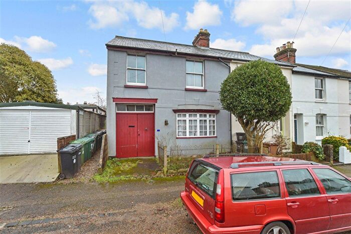3 Bedroom End Terrace House For Sale In Worcester Road, Reigate, Surrey, RH2