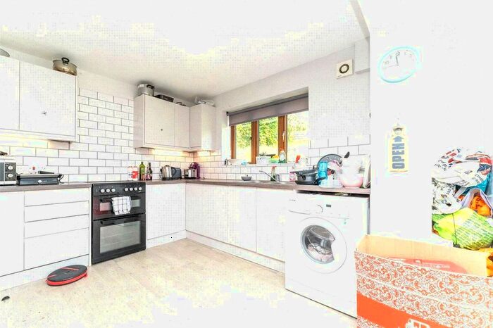 1 Bedroom Semi-Detached House To Rent In Norwich Drive, Brighton, BN2