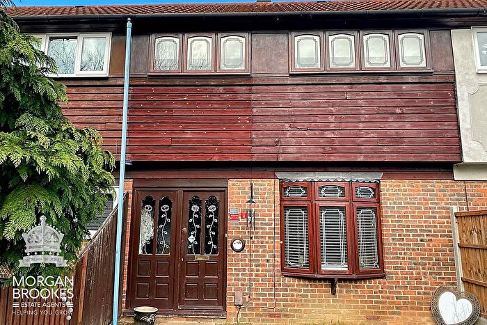 2 Bedroom Terraced House For Sale In Parkside, Basildon, SS13