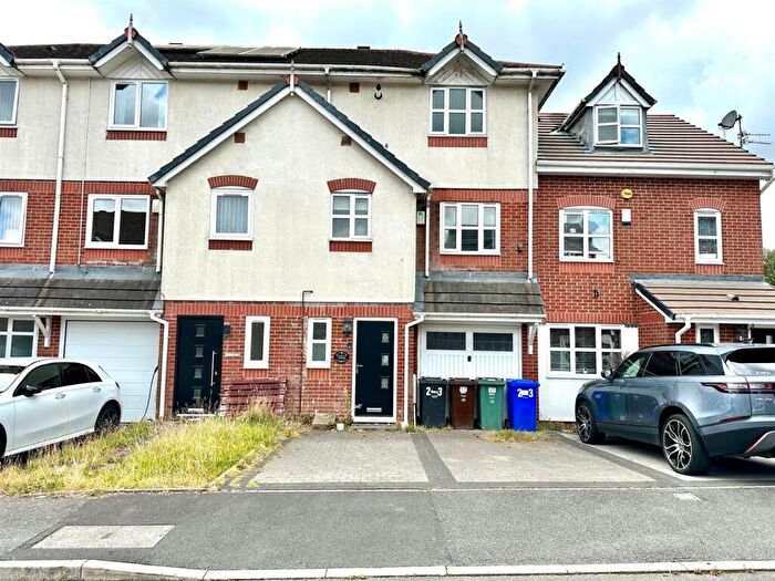 4 Bedroom Terraced House To Rent In Butterstile Avenue, Prestwich, M25