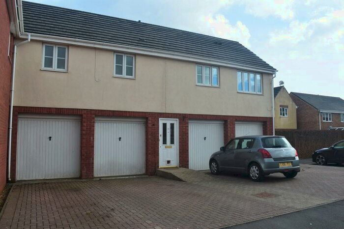 2 Bedroom Apartment To Rent In Golwg Y Bont, Highfields, NP12