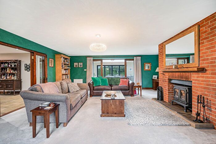 4 Bedroom Barn Conversion For Sale In St Patricks Lane, Liss, Hampshire, GU33