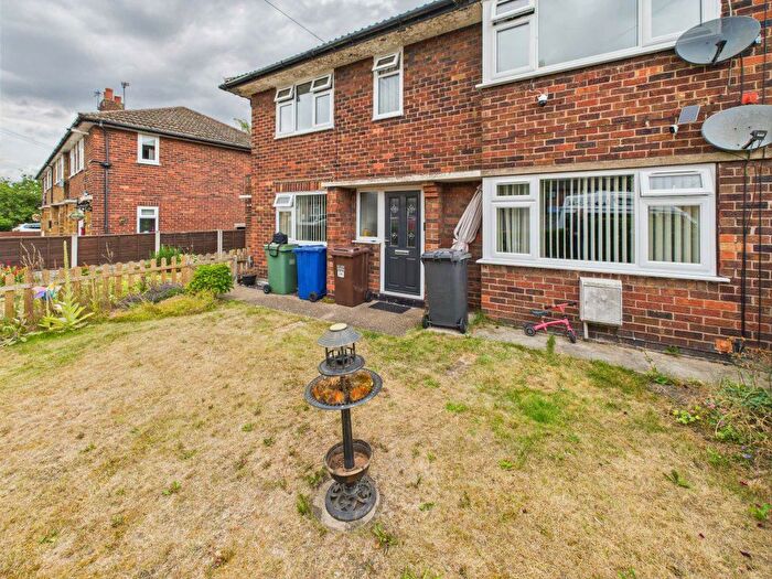 2 Bedroom Flat To Rent In Top Fold, Fairburn, WF11