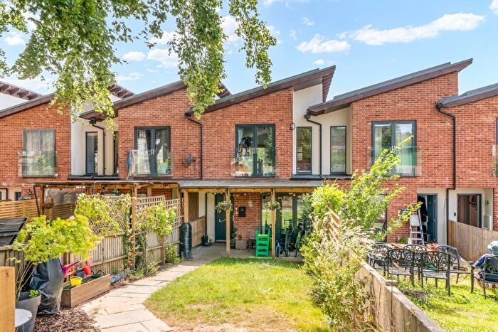 3 Bedroom Terraced House For Sale In Bath Road, Stroud, GL5