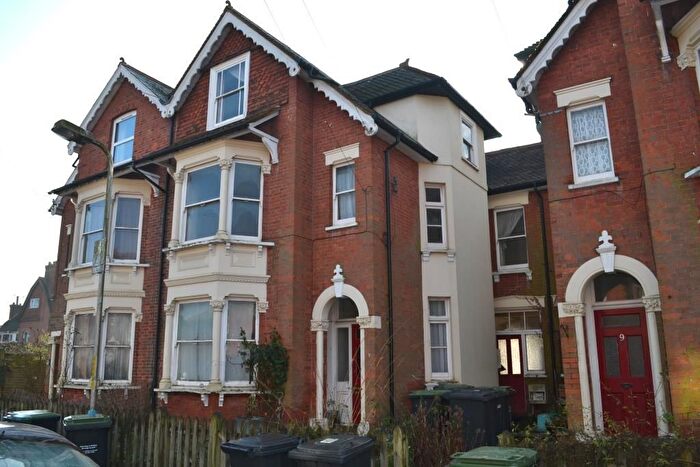 5 Bedroom Property For Sale In Manor Grove, Tonbridge, TN10