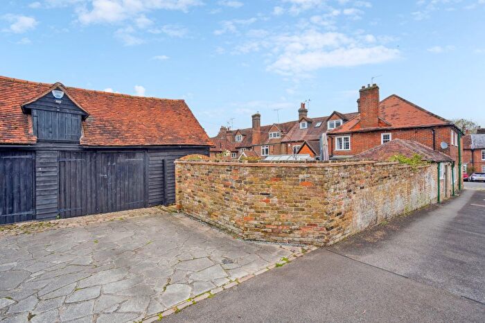 3 Bedroom End Of Terrace House For Sale In High Street, Amersham, Buckinghamshire, HP7