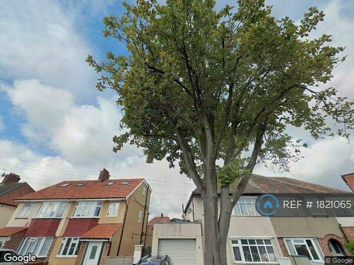 4 Bedroom Flat To Rent In Hawkhurst Way, New Malden/ Kingston, KT3