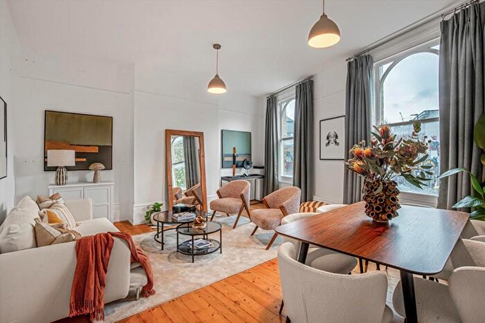 3 Bedroom Flat To Rent In Denmark Hill, Camberwell, SE5