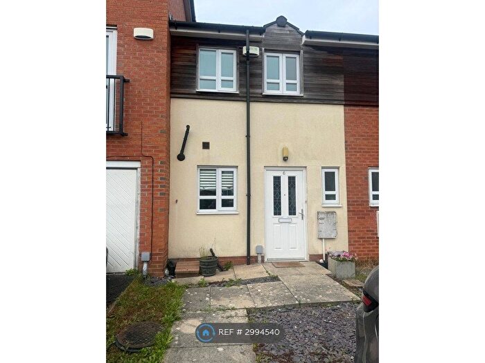 2 Bedroom Terraced House To Rent In Maple Leaf Close, Preston, PR2
