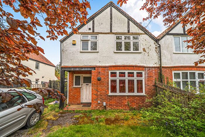3 Bedroom Semi Detached House For Sale In Northcourt Avenue, Reading, Berkshire, RG2