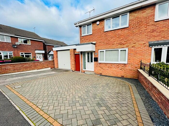 3 Bedroom Semi-Detached House To Rent In Badsworth Way, Bramley, S66