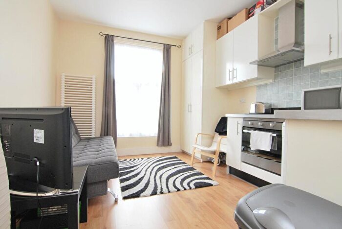 Studio To Rent In St Anns Road, Harringay, London, N15
