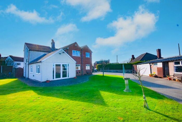 4 Bedroom Detached House For Sale In Clifton Road, No Mans Heath, Tamworth, B79