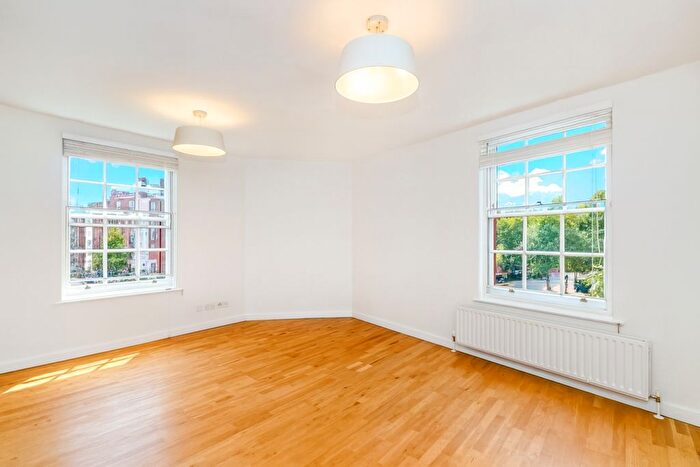 3 Bedroom Flat To Rent In George Street, London, W1H