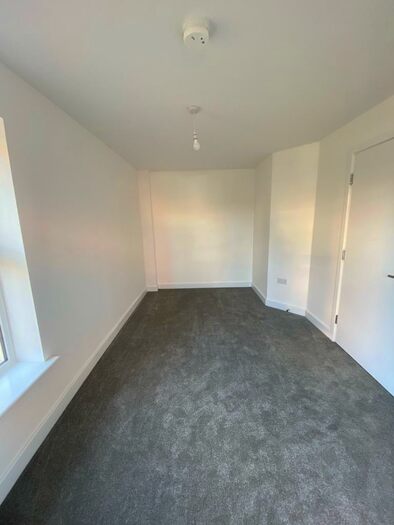 2 Bedroom Town House To Rent In Bolton Court, Leeds, West Yorkshire, LS14