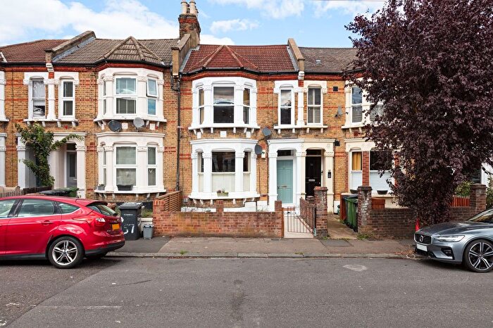 2 Bedroom Flat For Sale In Whitbread Road, London, SE4