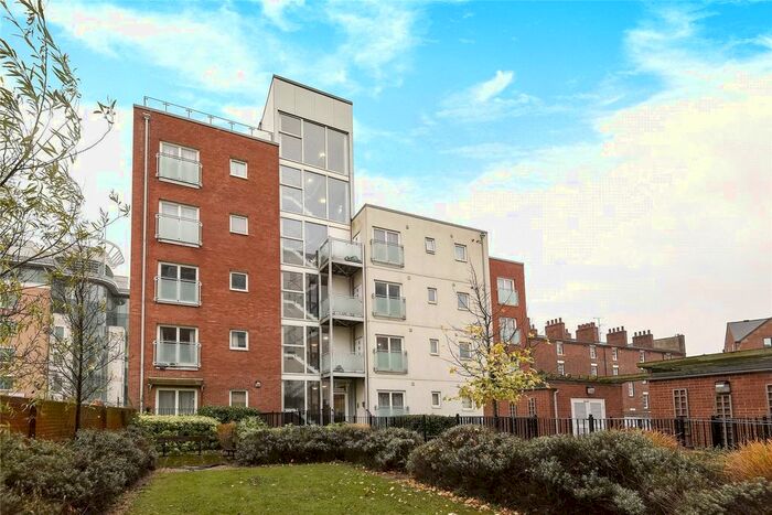 1 Bedroom Flat To Rent In Malcolm Place, Caversham Road, Reading, Berkshire, RG1