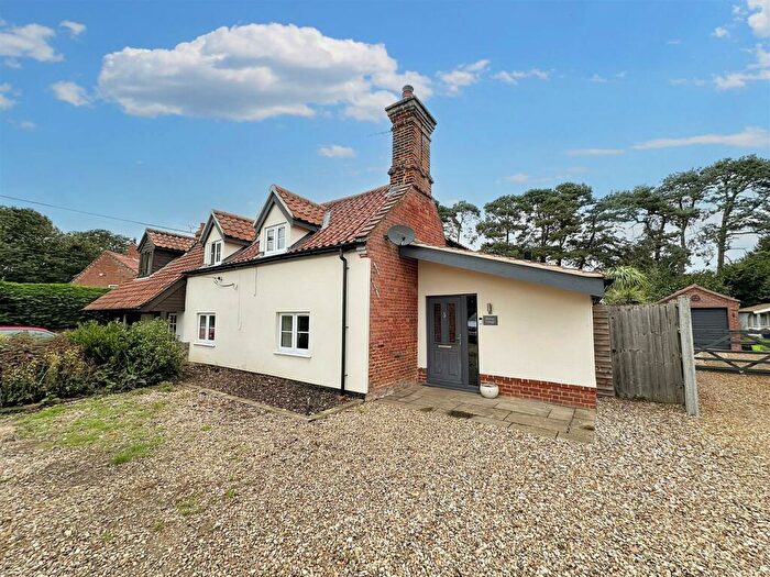 3 Bedroom Semi-Detached House To Rent In Old Fakenham Road, Foxley, NR20