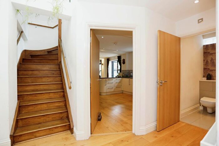 3 Bedroom Cottage For Sale In Tanners Hill, London, SE8