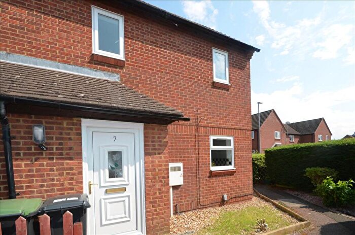2 Bedroom Cluster House For Sale In Mill Close, Raunds, Northamptonshire, NN9