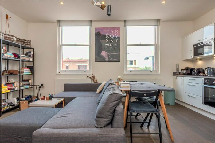 1 Bedroom Flat To Rent In Upper Street, Islington, London, N1