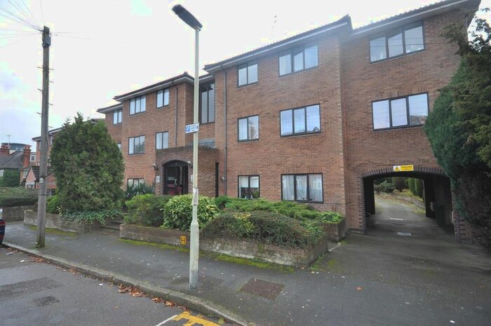 2 Bedroom Flat To Rent In Essex Road, Watford, WD17