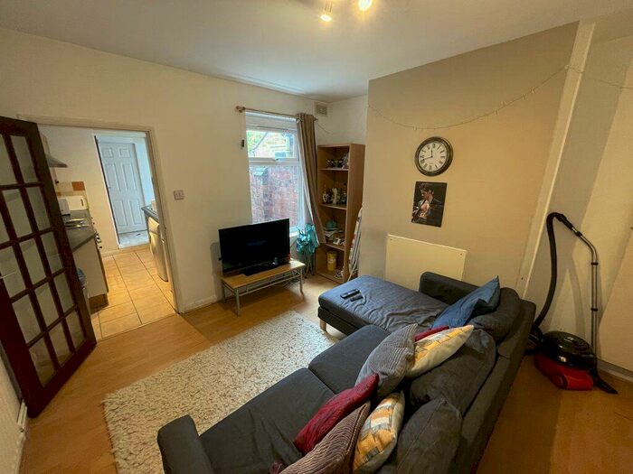 4 Bedroom Terraced House To Rent In Leopold Road, Leicester, LE2
