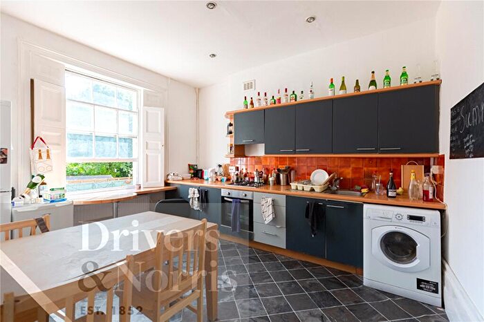 5 Bedroom House To Rent In Caledonian Road, Islington, London, N1